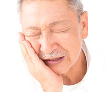 意外と多い高齢者・要介護者の虫歯、なぜ？